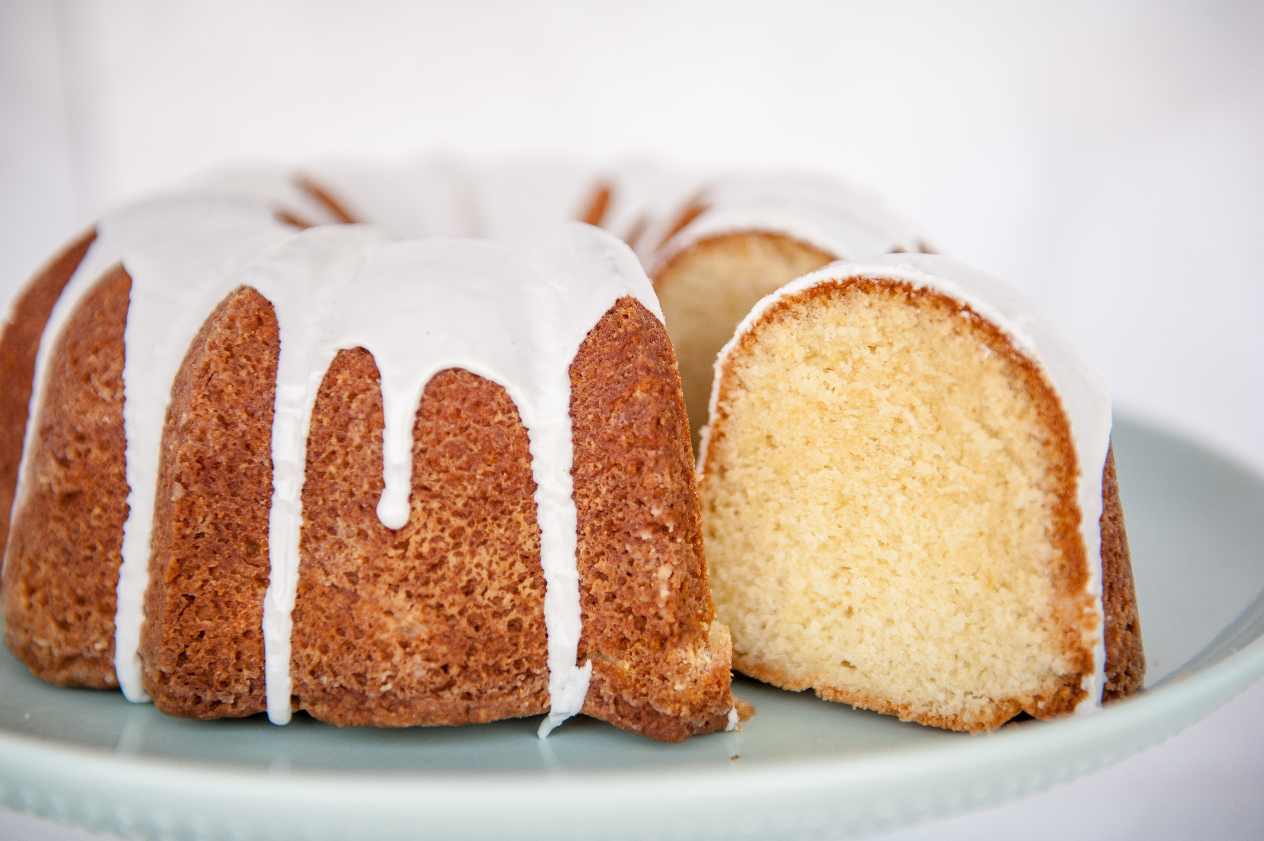 Moist Vanilla Bundt Cake Recipe – Bosch Mixers Usa